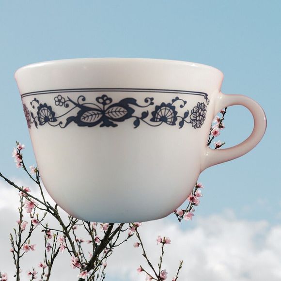 Vintage Corelle Old Town Blue Onion Dinnerware Pattern Tea Coffee Cup Milkglass - Picture 1 of 5